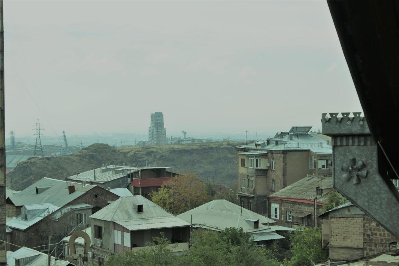 Happy Camper Hostel Yerevan Exterior photo