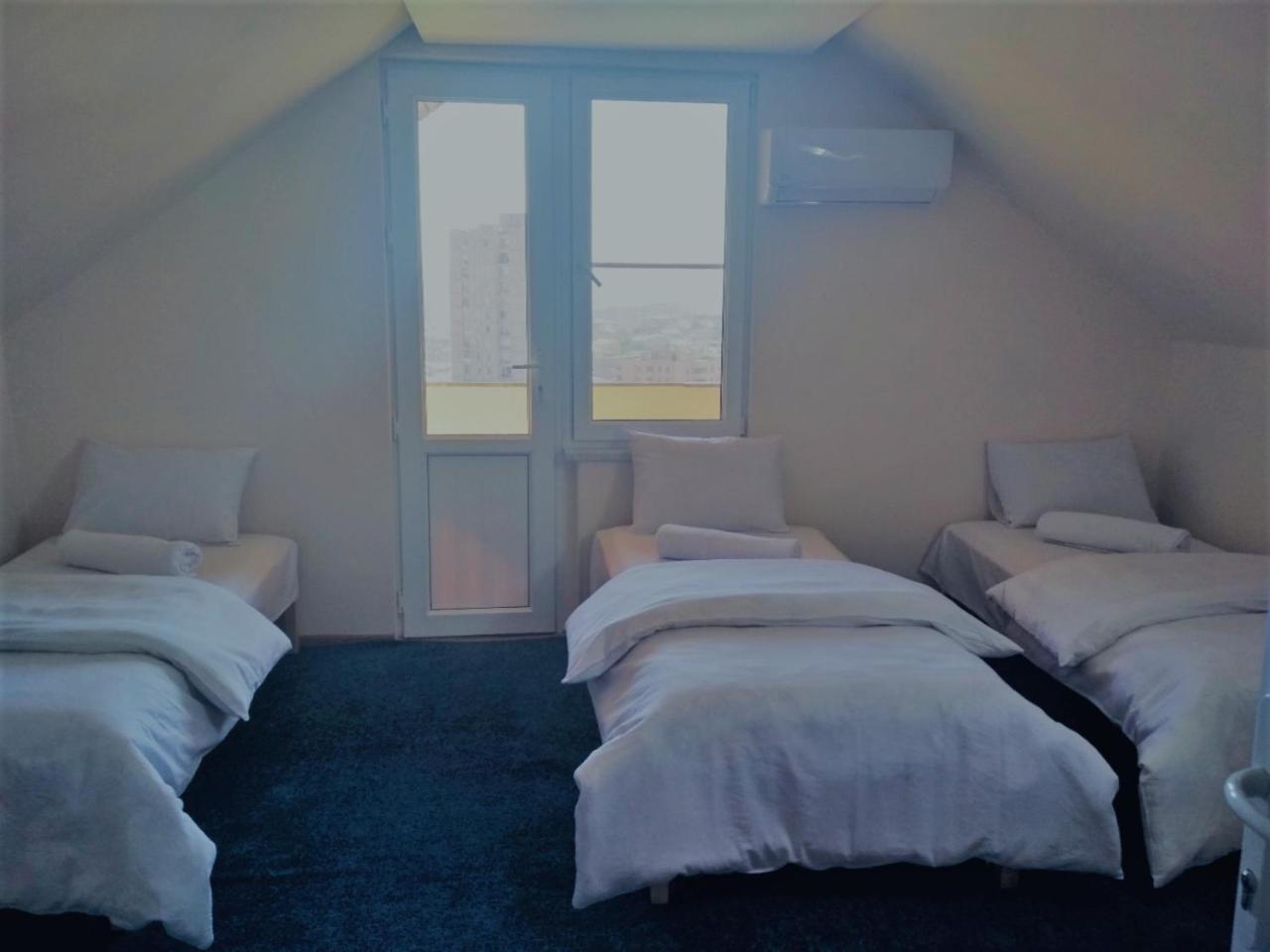 Happy Camper Hostel Yerevan Exterior photo